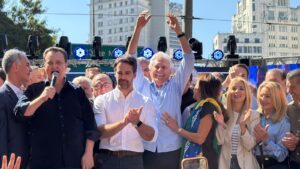 Caiado lança candidatura e promete enfrentar legado petista
