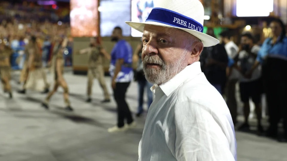 Novo cobra TSE por homenagem eleitoral a Lula