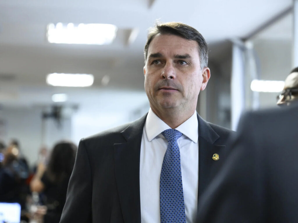 Itamaraty barra americanos que encontrariam Flávio Bolsonaro