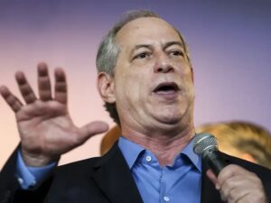 Ciro abre 13 pontos contra petista no Ceará