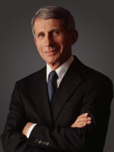 Estados republicanos investigam Fauci após silêncio no Senado