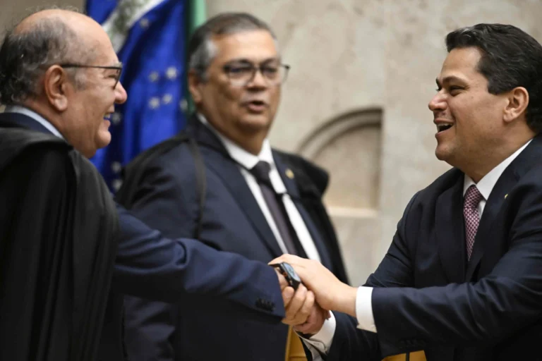 Levantamento aponta 61 candidatos ao Senado pró-impeachment no STF