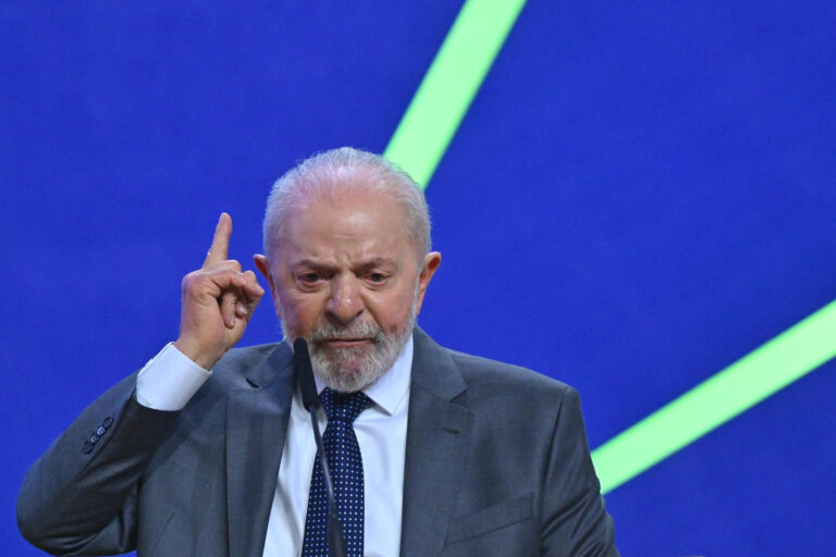 OAB repudia ataque de Lula à advocacia criminal