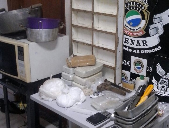 Polícia Civil desmantela laboratório de refino de cocaína e prende três traficantes no Guanandi