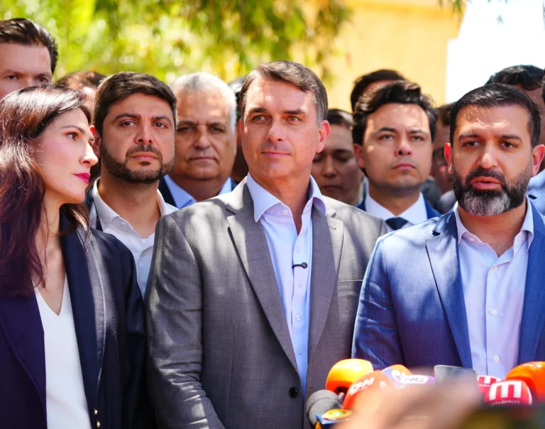 flavio-bolsonaro-vittor-salles-fotos-publicas